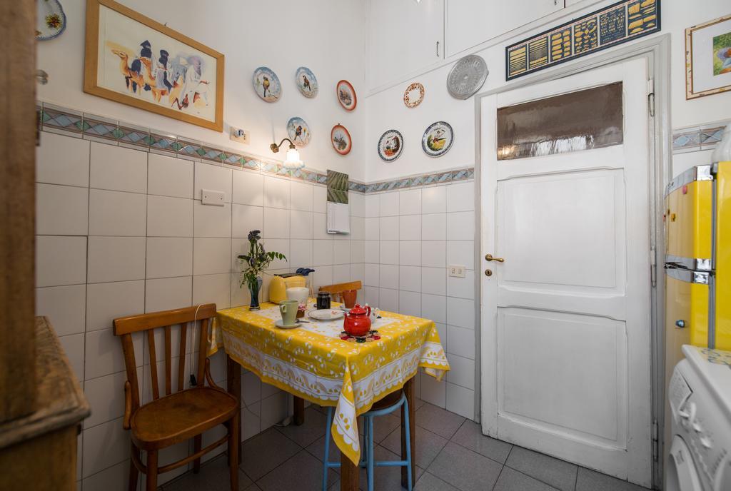 רומא Colosseo Holiday House מראה חיצוני תמונה
